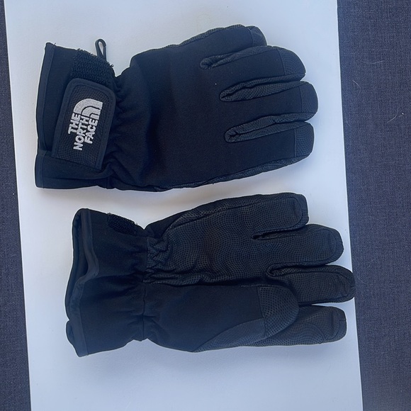 Winter Gloves - Picture 2 of 4